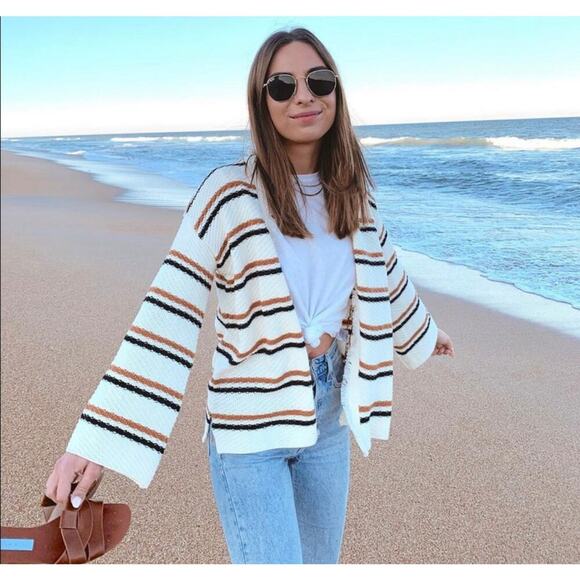 Saltwater Luxe Claire Salty Sweater; Size Medium - Picture 8 of 8